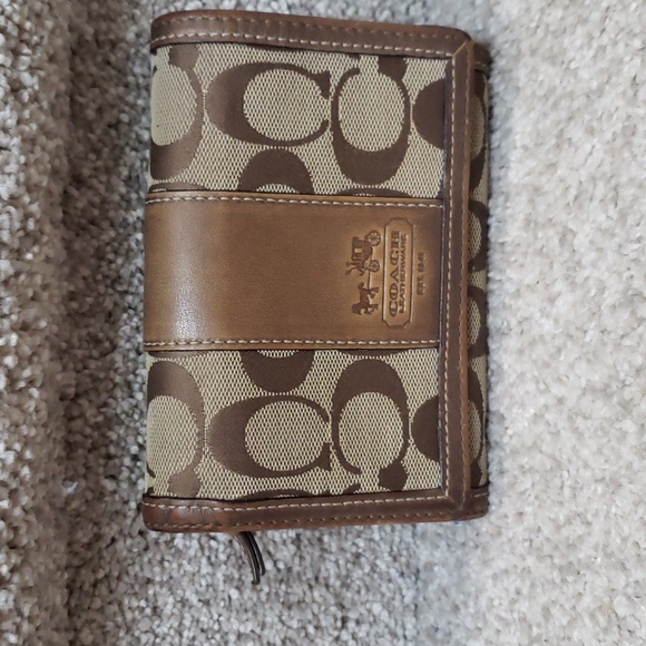 Coach pink lined shoulder bag and wallet set - Picture 5 of 11